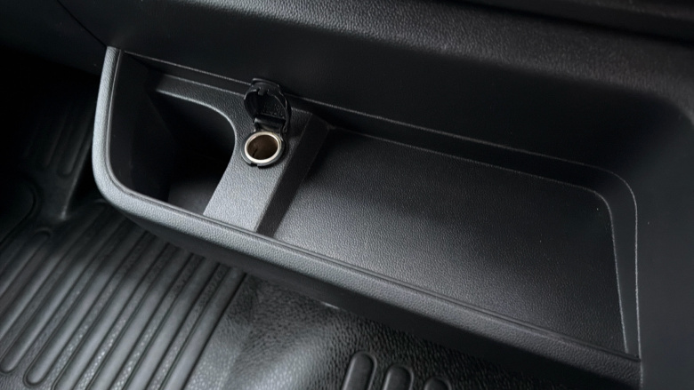 Renault Master Lwb Diesel Fwd LM35dCi 135 Business+ Medium Roof Van